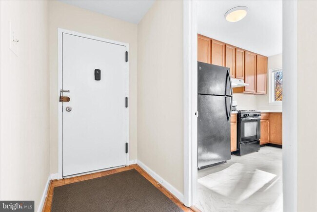 Building Photo - 10631 Weymouth St