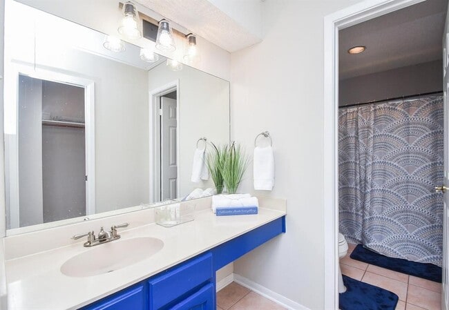 Building Photo - 18143 Bal Harbour Dr
