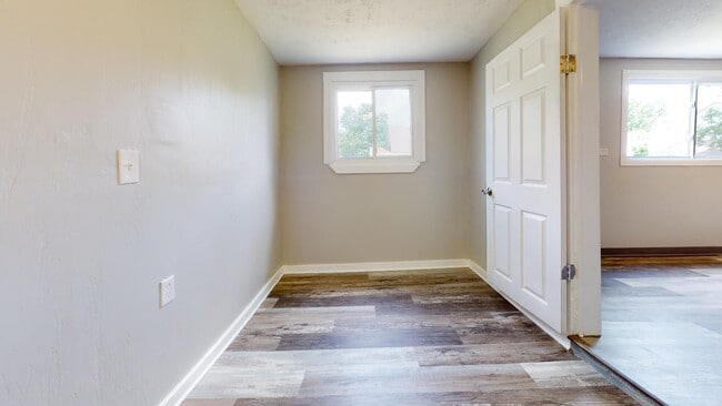 Building Photo - 4023 Valley Rd