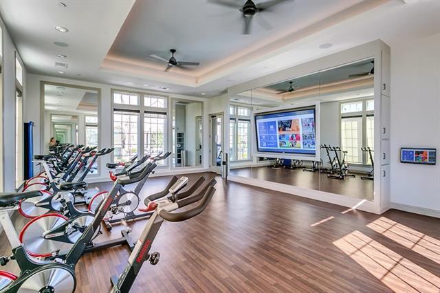 Building Photo - 4265 Bourbon St