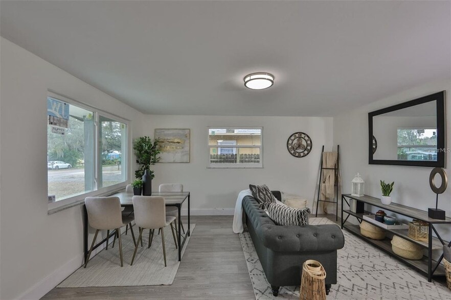 Building Photo - 2028 N Betty Ln