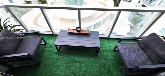 Building Photo - 253 NE 2nd St