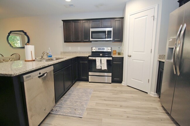 Building Photo - Craftsman Style 3BR 2.5BA for rent!