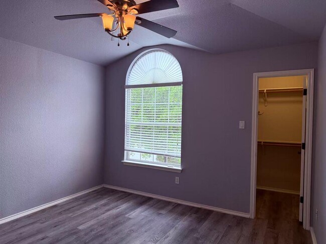 Building Photo - 10905 Dodge Cattle Dr