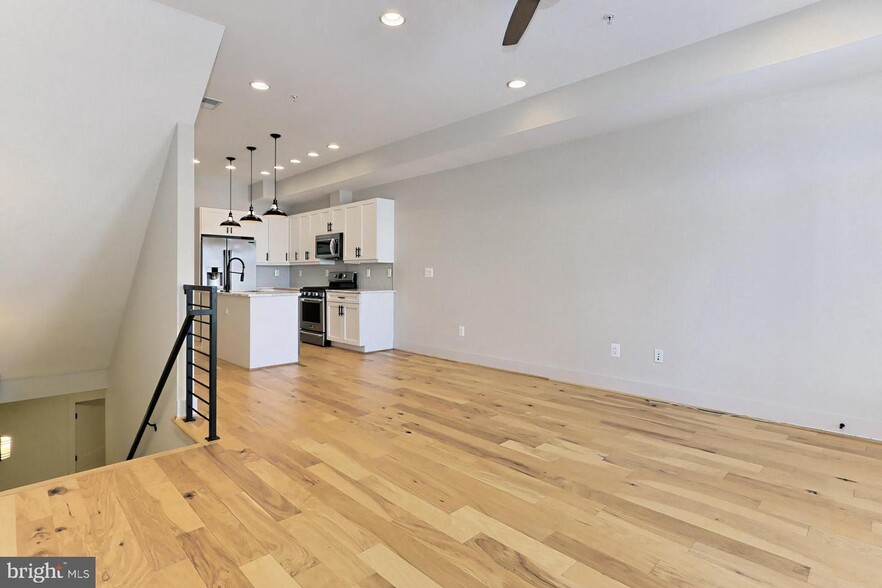 Building Photo - 523 Longfellow St NW