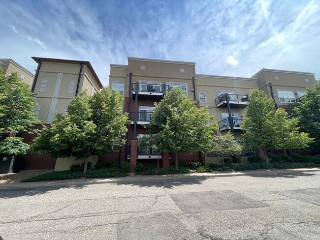 Building Photo - Stylish & Spacious 2-Bedroom Loft-Style Re...