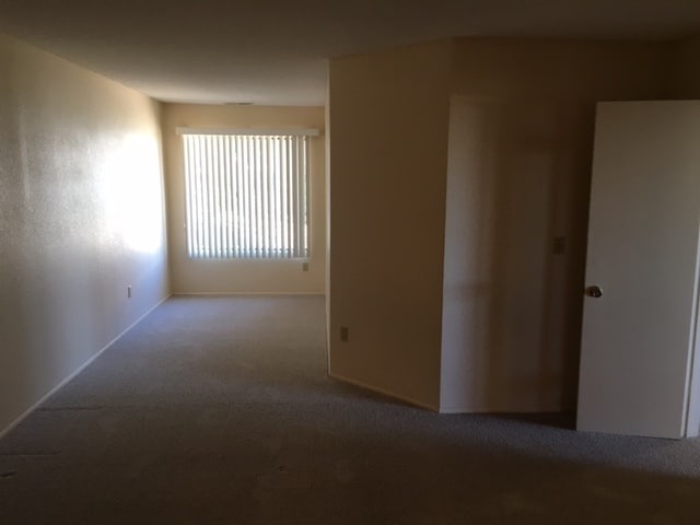 Building Photo - End Unit Two Bedroom Condo in North Prescott