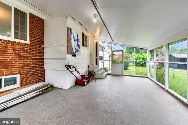 Building Photo - 7215 Normandy Ln