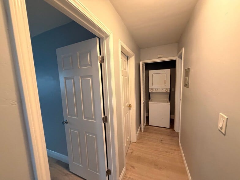 Building Photo - 7812 Sayonara Dr