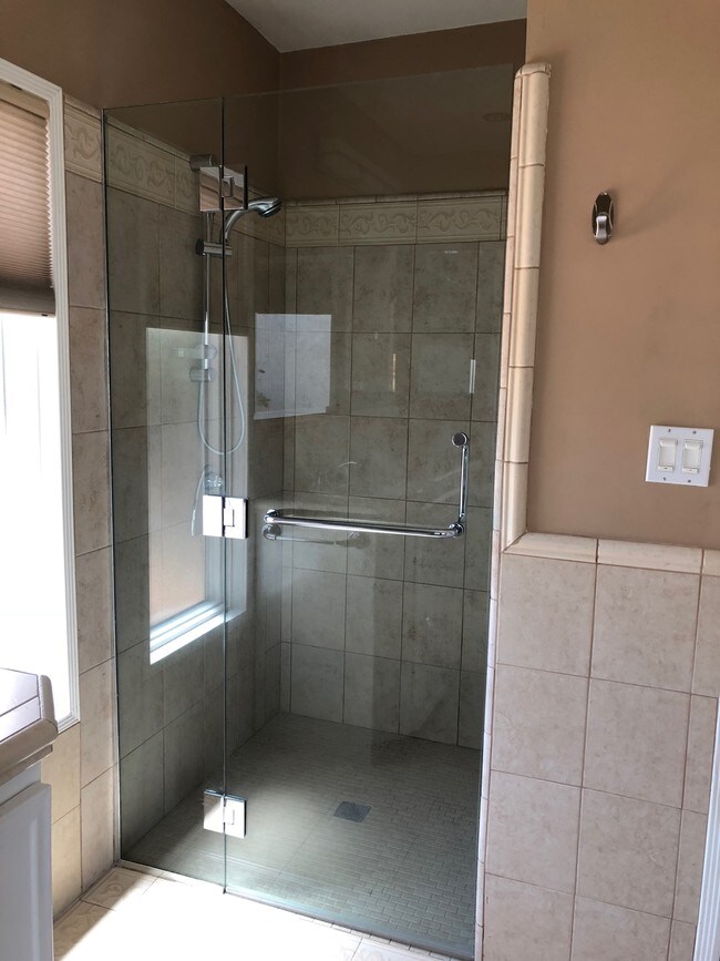 Building Photo - 2315 24th St