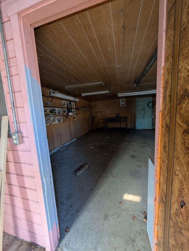 Building Photo - 225 N Main St