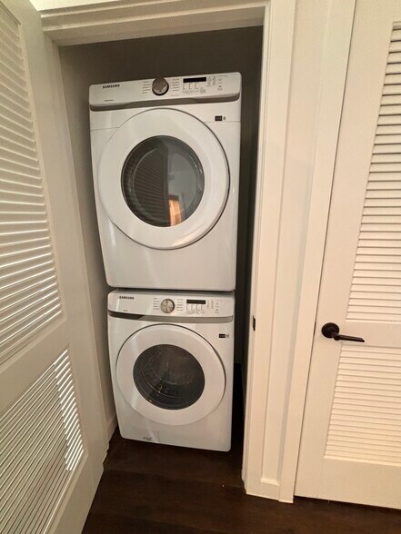 Building Photo - 1941 Fillmore St