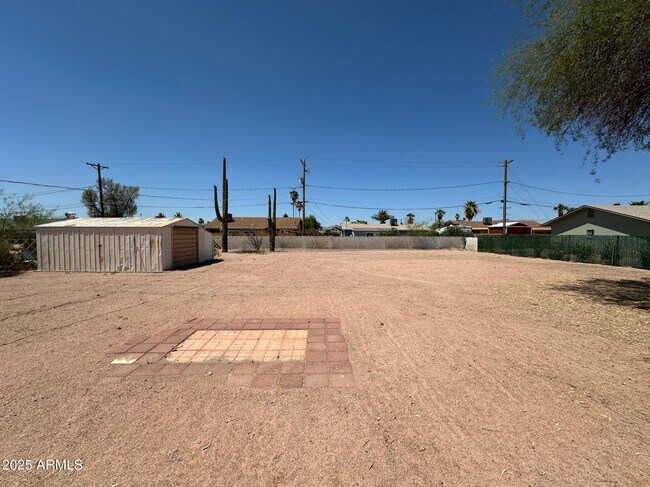 Building Photo - 1038 E Hondo Ave