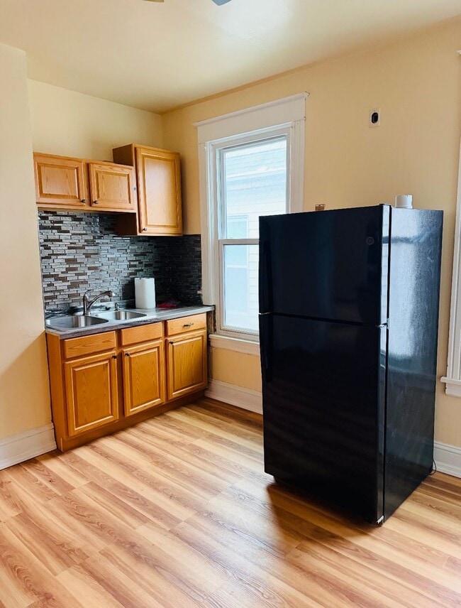 Building Photo - 6 Barclay St