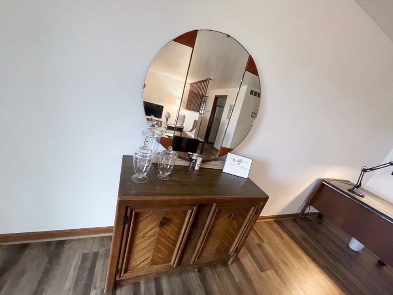 Building Photo - 2417 Quail Dr