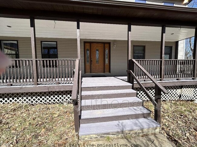 Building Photo - 349 West Rd