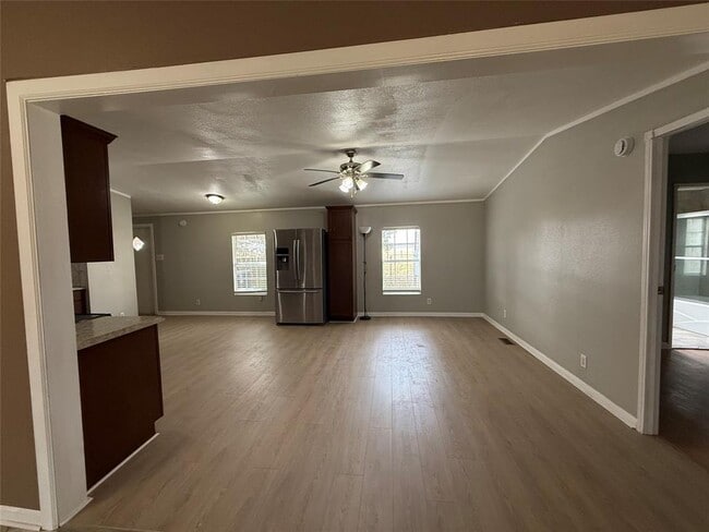 Building Photo - 7200 Fm 487