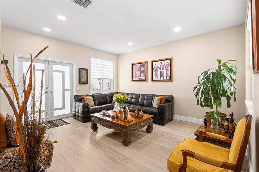 Building Photo - 1515 Winterberry Ln