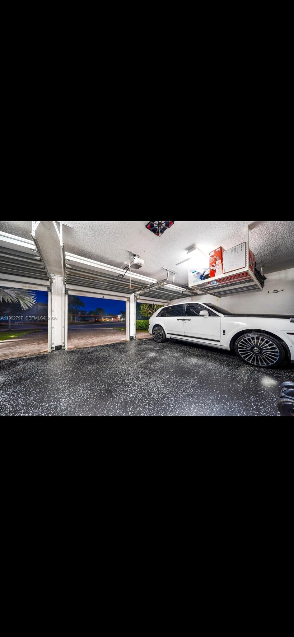 Building Photo - 16849 Pierre Cir