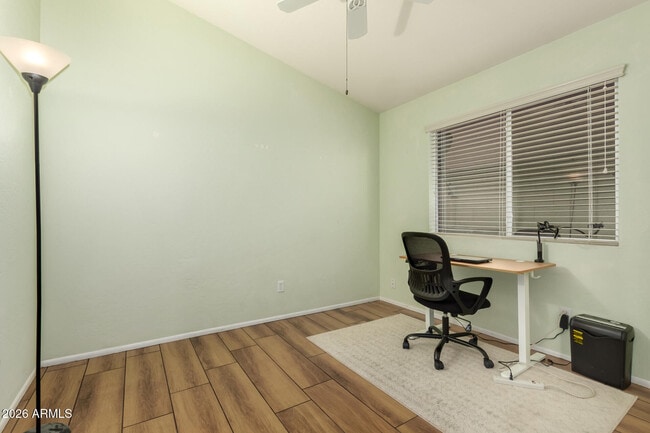 Building Photo - 2032 E Windsong Dr