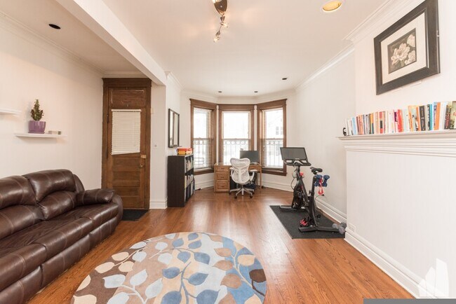 Building Photo - 3744 N Fremont St