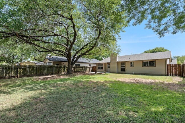 Building Photo - 1816 Goodson Ln