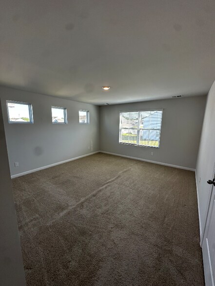 Building Photo - 1525 Ashgrove Pl