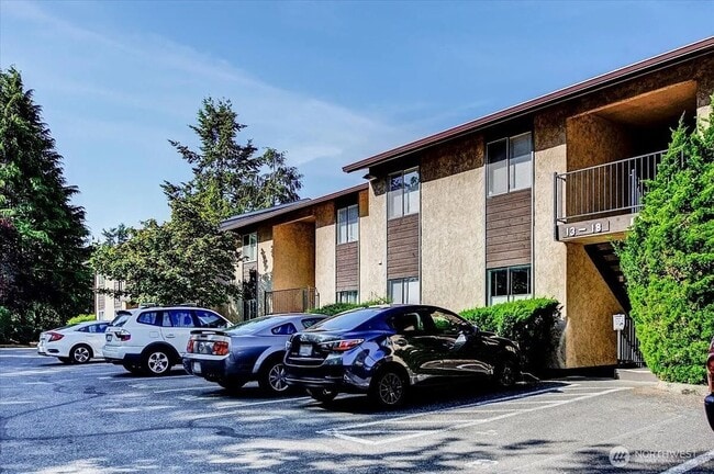 Building Photo - Cozy 1 bedroom in the heart of Kingsgate neighborhood