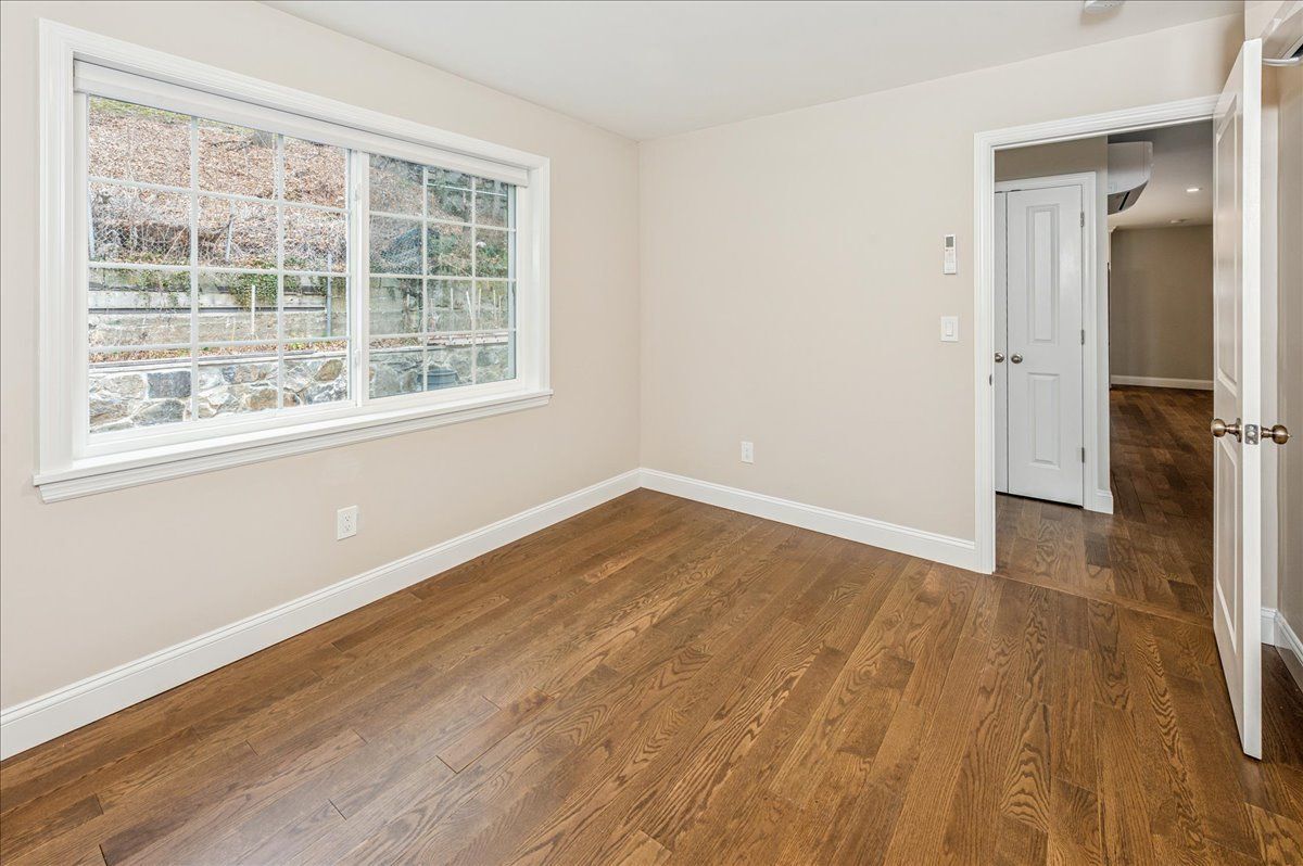 Building Photo - 187 Orchard St