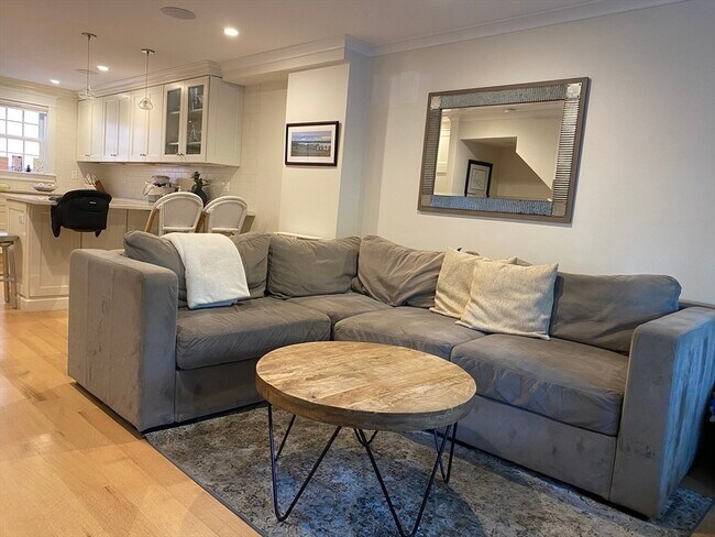 Building Photo - 1 Common St