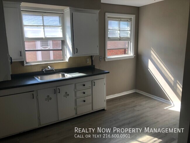 Building Photo - 13838 Cedar Rd