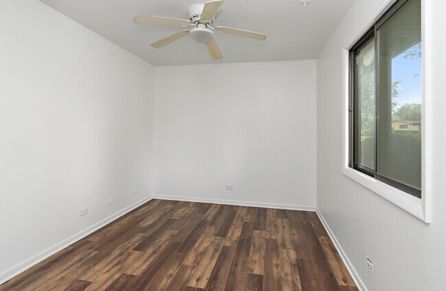 Building Photo - 1555 Perry Ct