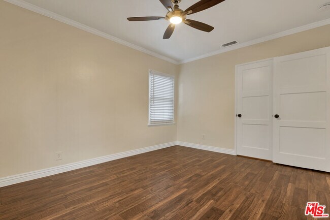 Building Photo - 6677 W 88th St