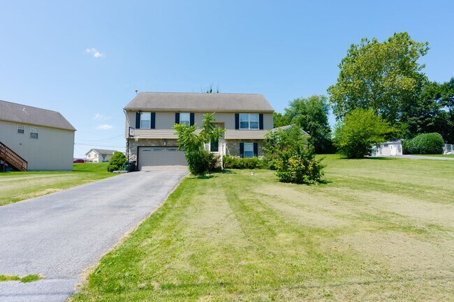 Building Photo - 2072 Sheaffer Rd