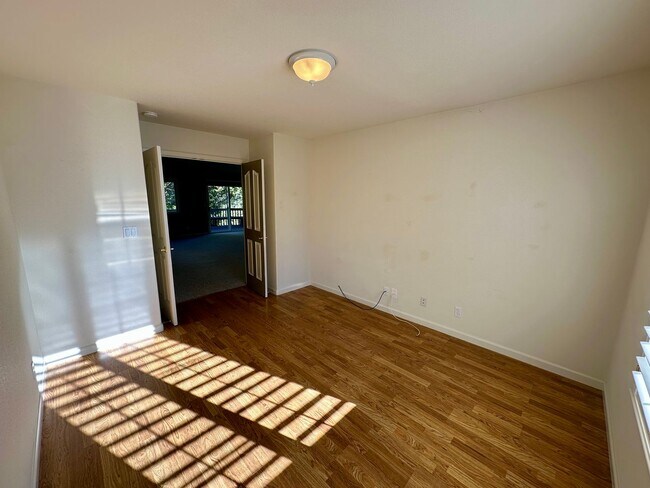 Building Photo - 2 Bedroom 2 bathroom House in Morgan Ranch