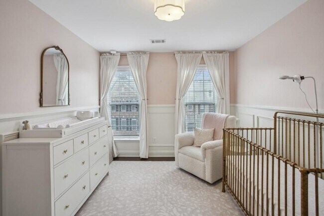 Building Photo - 346 Ardmore Ct NW