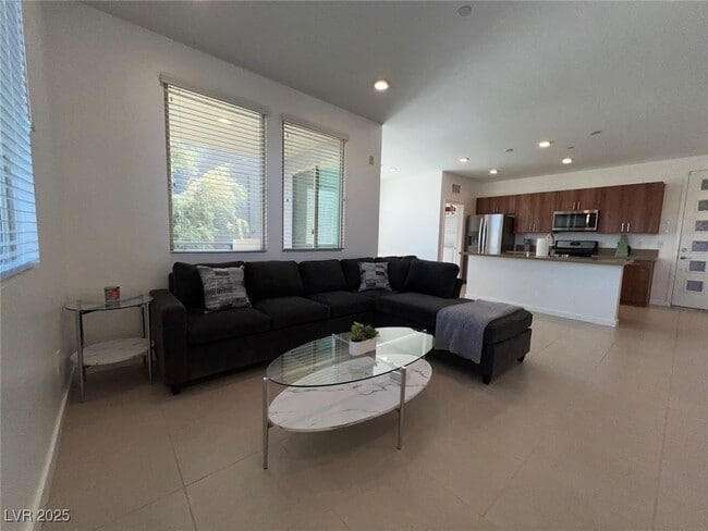 Building Photo - 11237 Rainbow Peak Ave