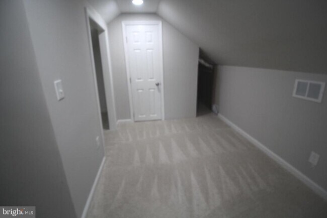 Building Photo - 548 S Marlyn Ave