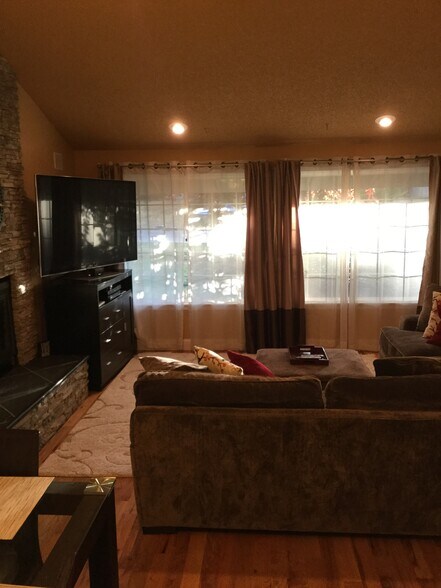 Building Photo - 29748 4th Ave S