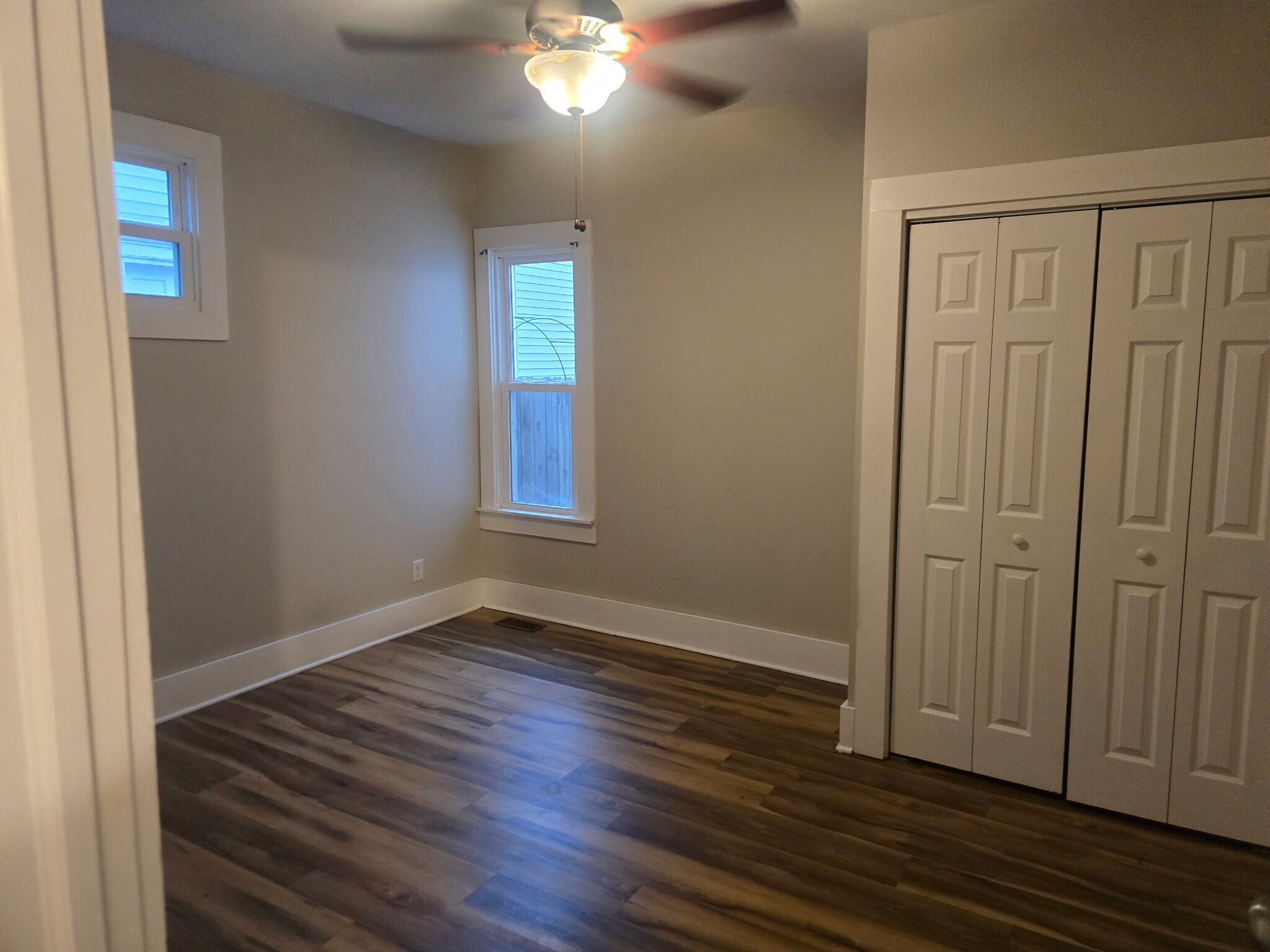 Building Photo - 854 Milton St