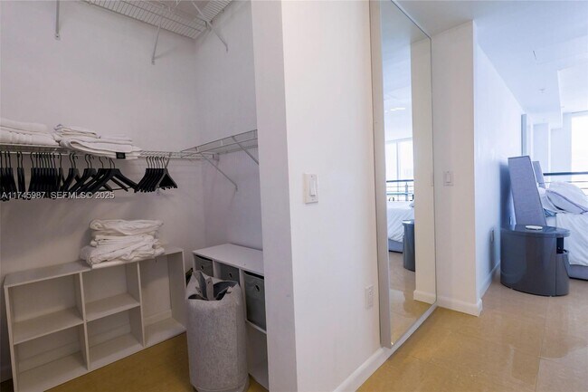 Building Photo - 41 SE 5th St