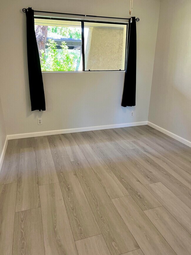 Building Photo - 2820 N Arcadia Ct