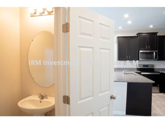 Building Photo - Brand New 3 bedroom townhome in Waterbrook