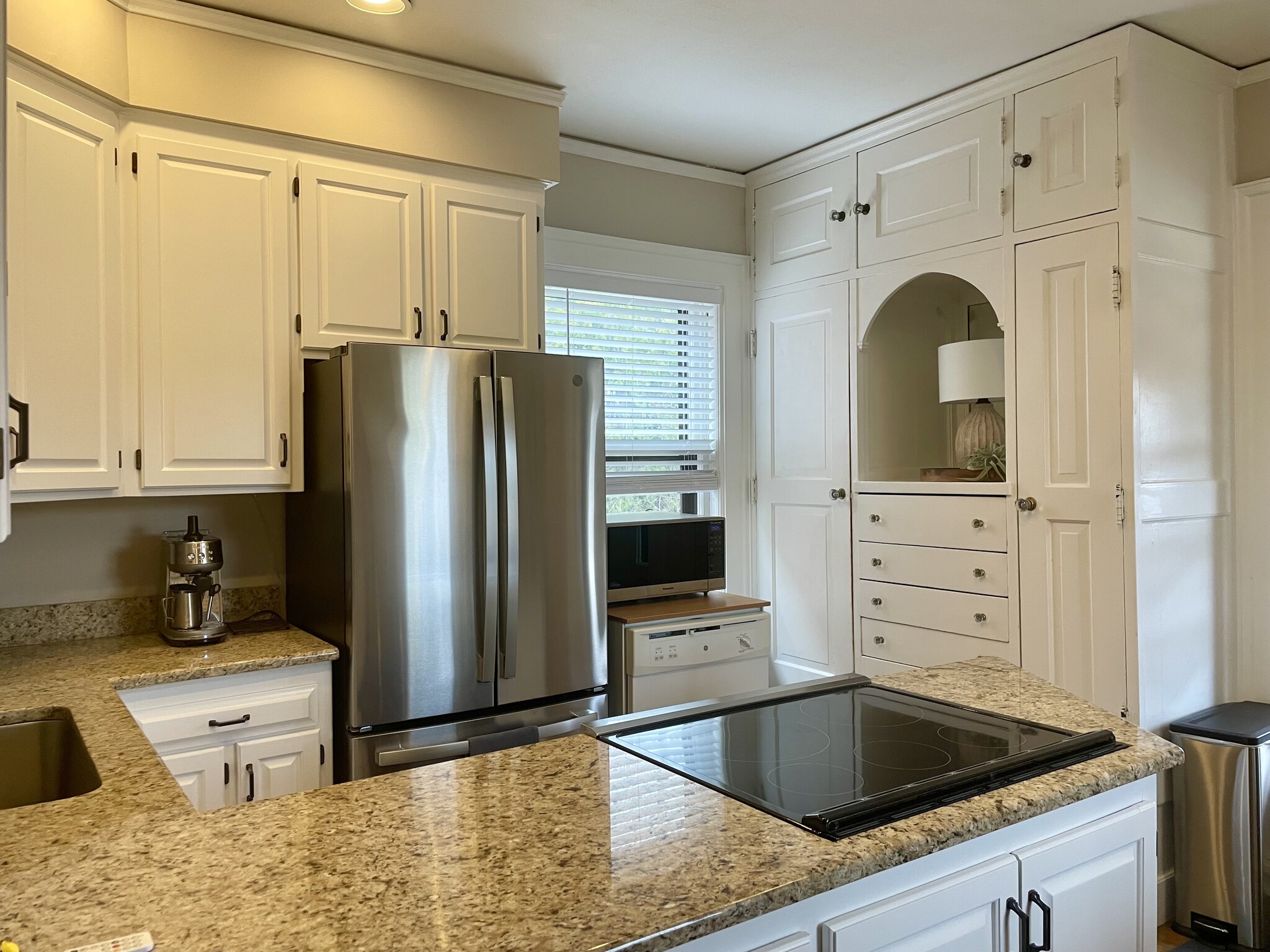 Kitchen - 2028 E Lafayette Pl