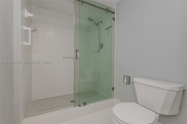 Building Photo - 550 SW 138th Ave