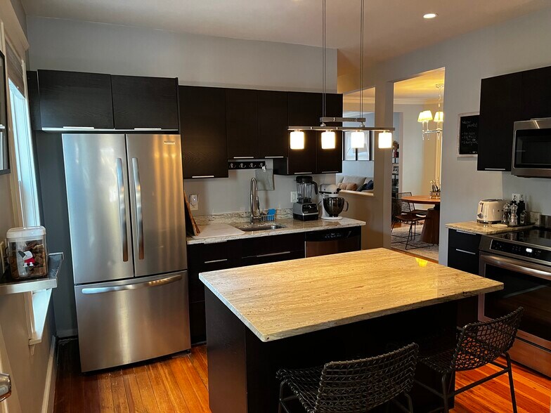 Building Photo - 63 Downer Ave