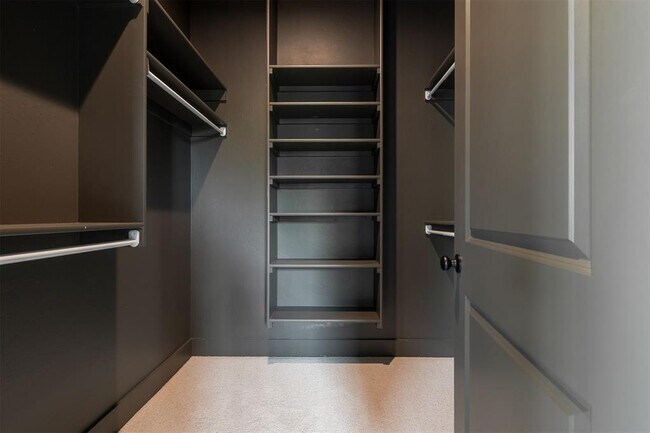 Building Photo - 1005 N Kelham Ave