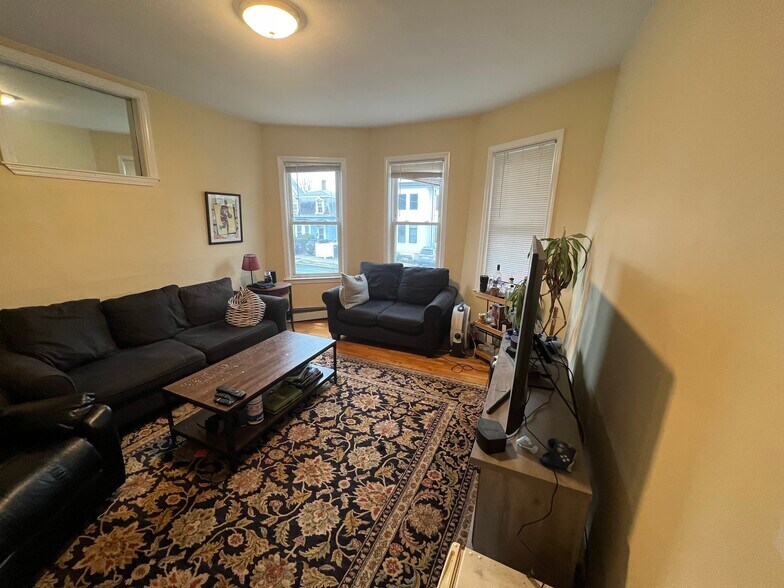 Building Photo - 27 Cameron Ave