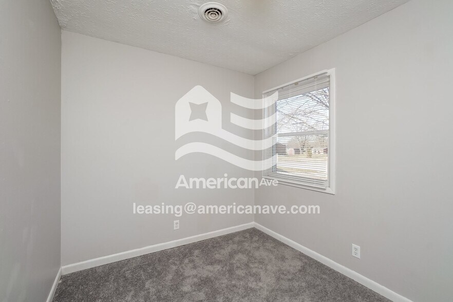 Building Photo - 4928 Garden Green Way
