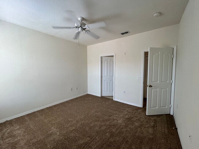 Building Photo - Spacious 2BR/2BA Visconti Condo with Washe...
